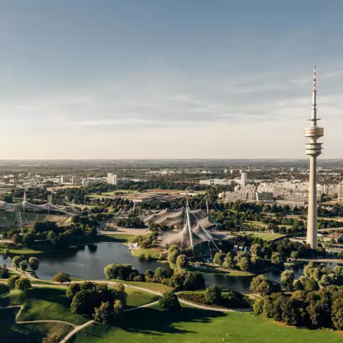 Thea Radtour im Olympiapark - Treffpunkt Kulturführung München