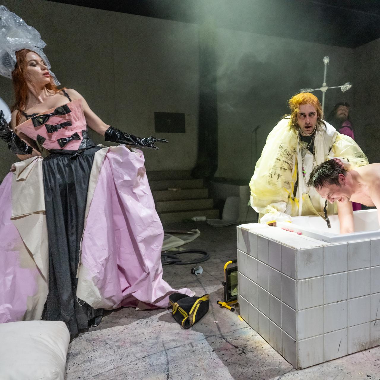 Marat/Sade, Residenztheater M&uuml;nchen